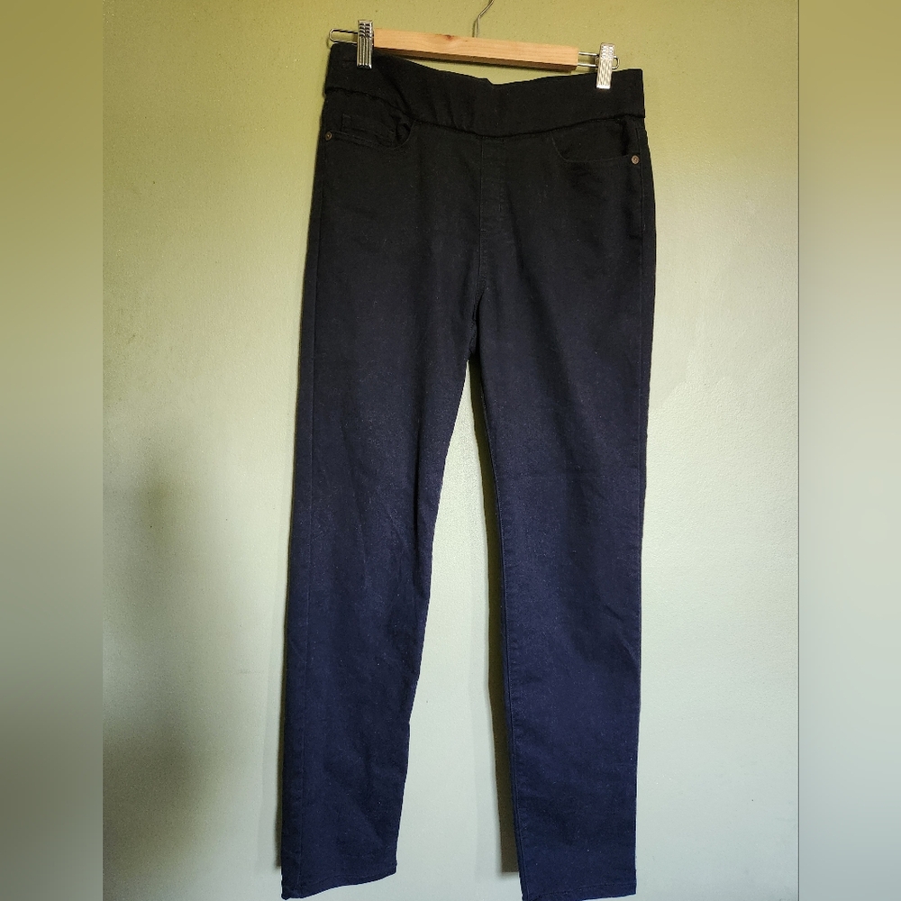 Liz Claiborne Amber mid-rise straight pull-on pants black size 6